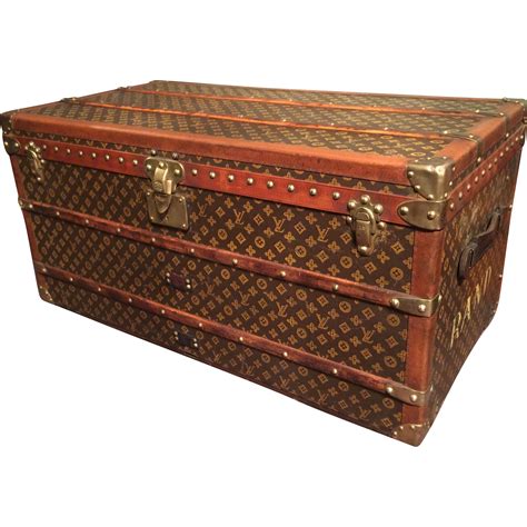 louis vuitton old trunk